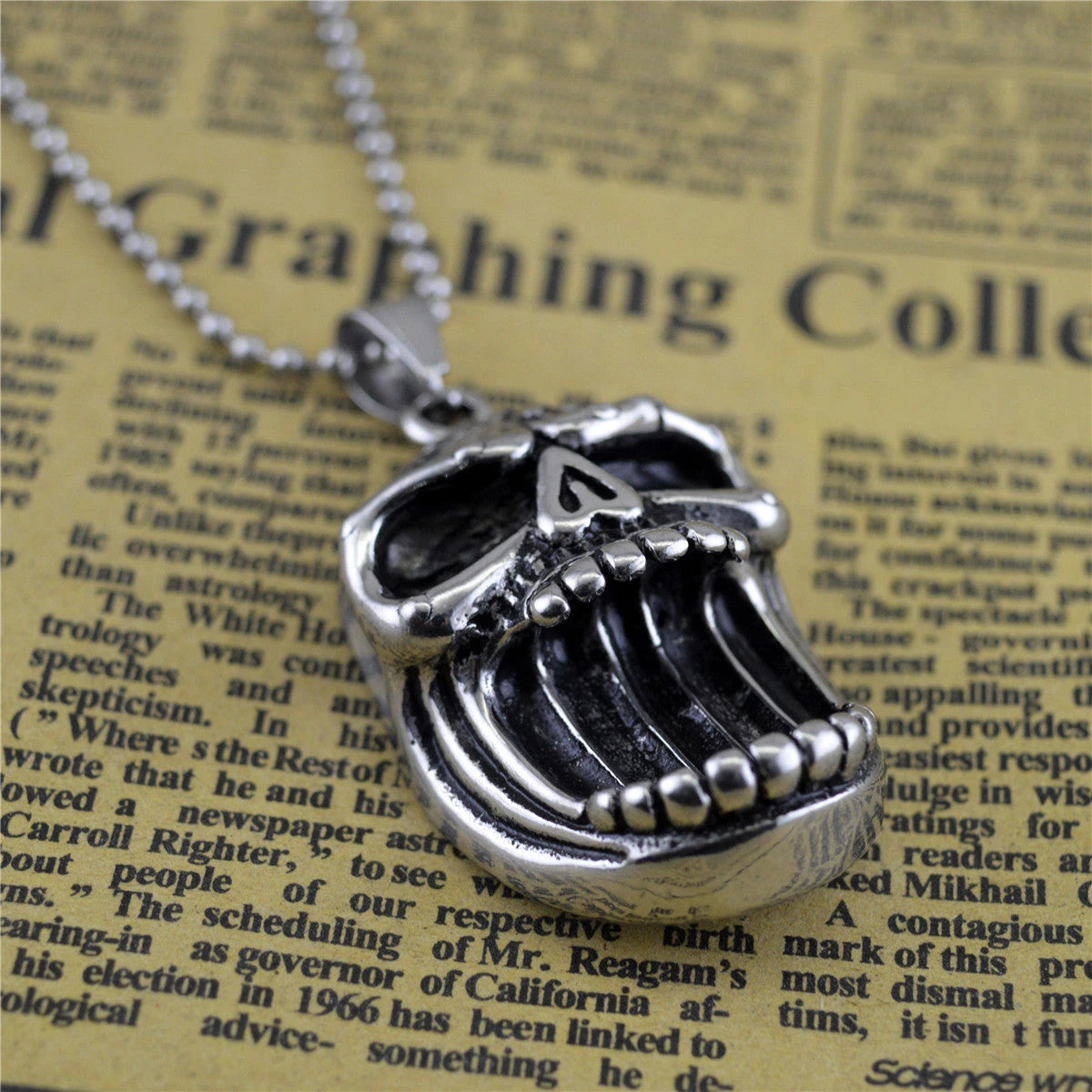 Big Mouth Skull Pendant-قلادة جمجمة الفم الكبير-Auto-Emporio-Kuwait.0