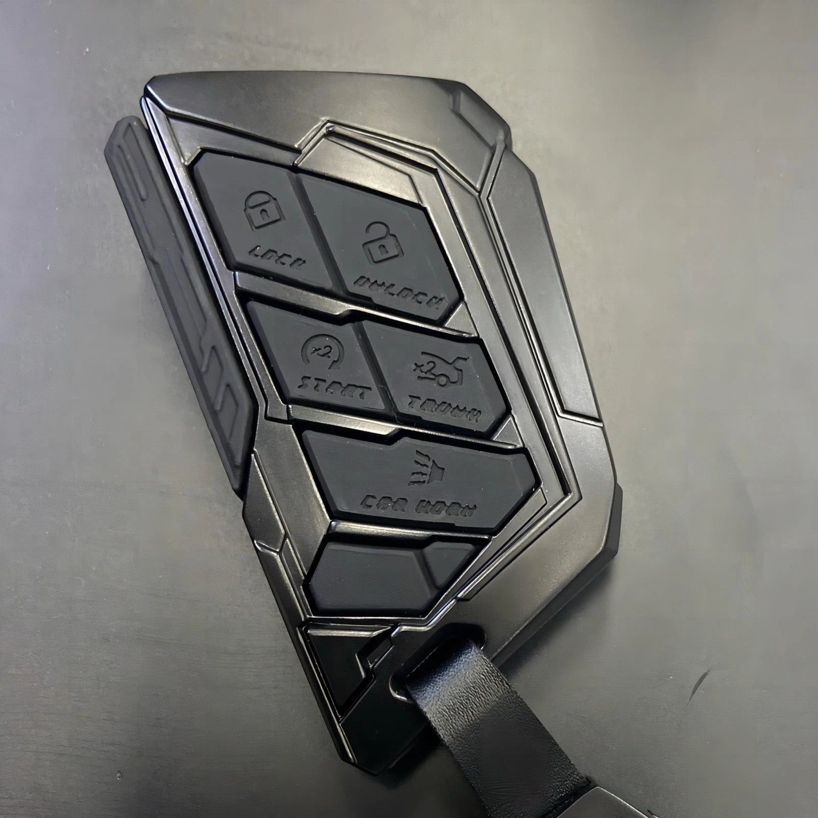 CADILLAC Zinc Alloy Key Remote Cover with two keychains-غطاء جهاز التحكم عن بعد لمفتاح كاديلاك من سبائك الزنك مع سلسلتي مفاتيح-Auto-Emporio-Kuwait.0