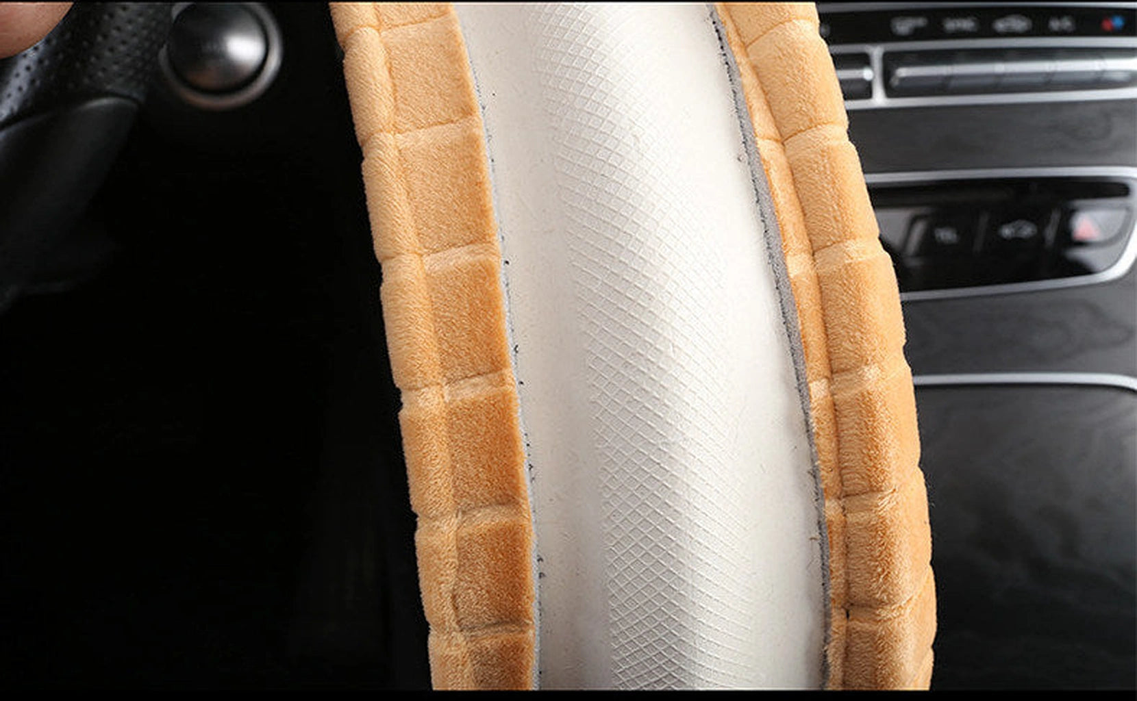 Delux Velvet Steering Wheel Covers M006 (Medium)-أغطية عجلة القيادة ديلوكس مخملية M006 (متوسطة)-Auto-Emporio-Kuwait.0