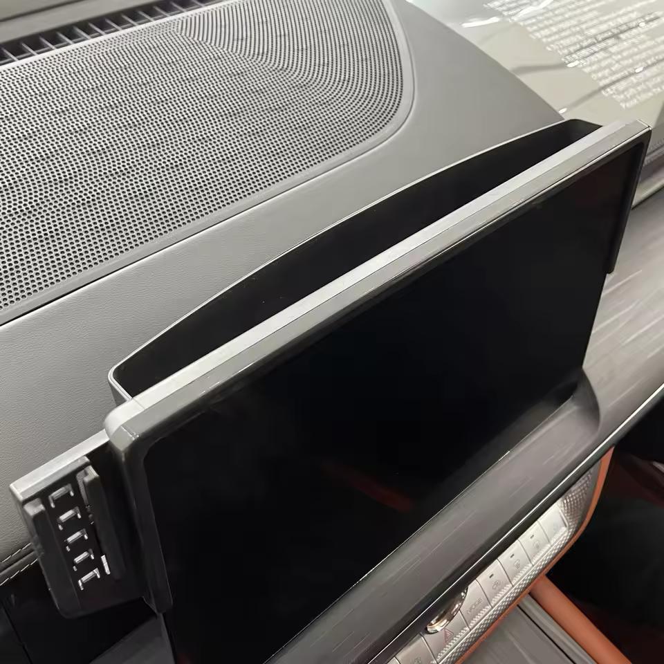 TANK 500 Screen Mount with Mobile Holder