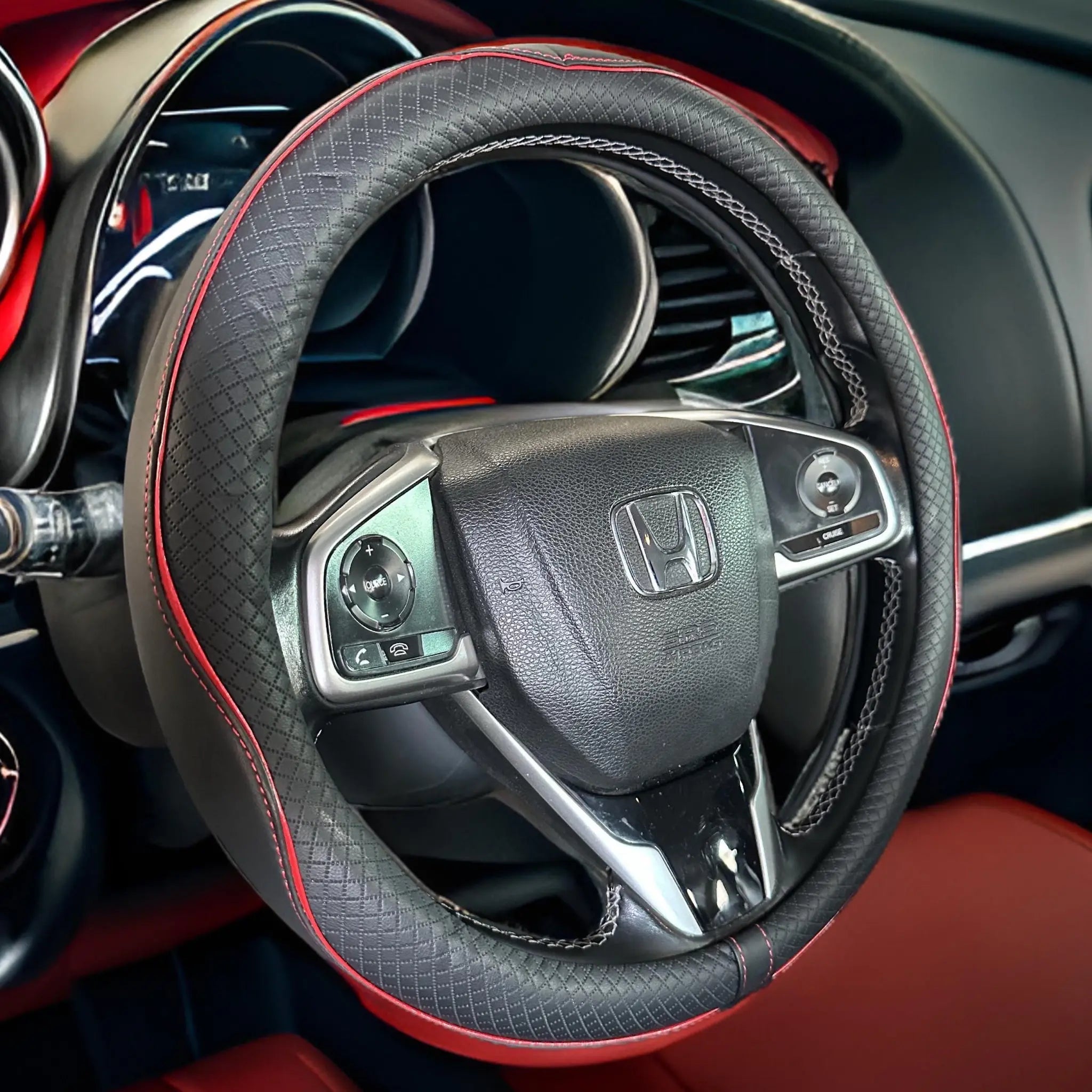 Premium PU Leather Steering Wheel Cover-غطاء عجلة القيادة من جلد البولي يوريثان الفاخر-Auto-Emporio-Kuwait.0