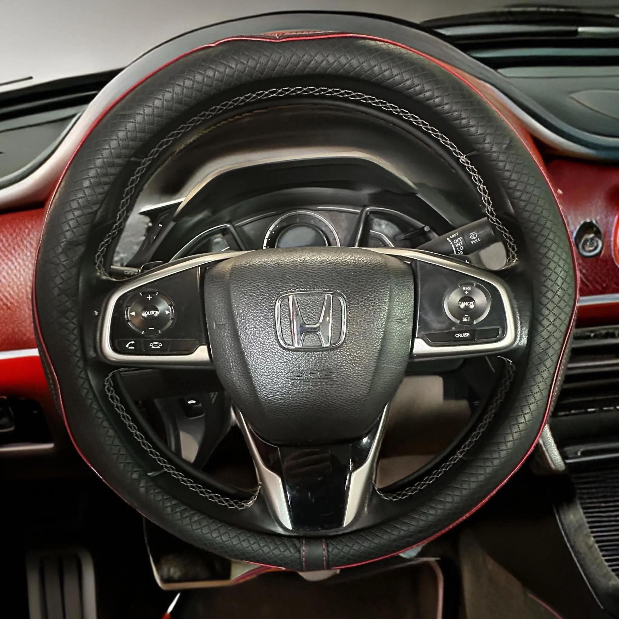 Premium PU Leather Steering Wheel Cover-غطاء عجلة القيادة من جلد البولي يوريثان الفاخر-Auto-Emporio-Kuwait.0