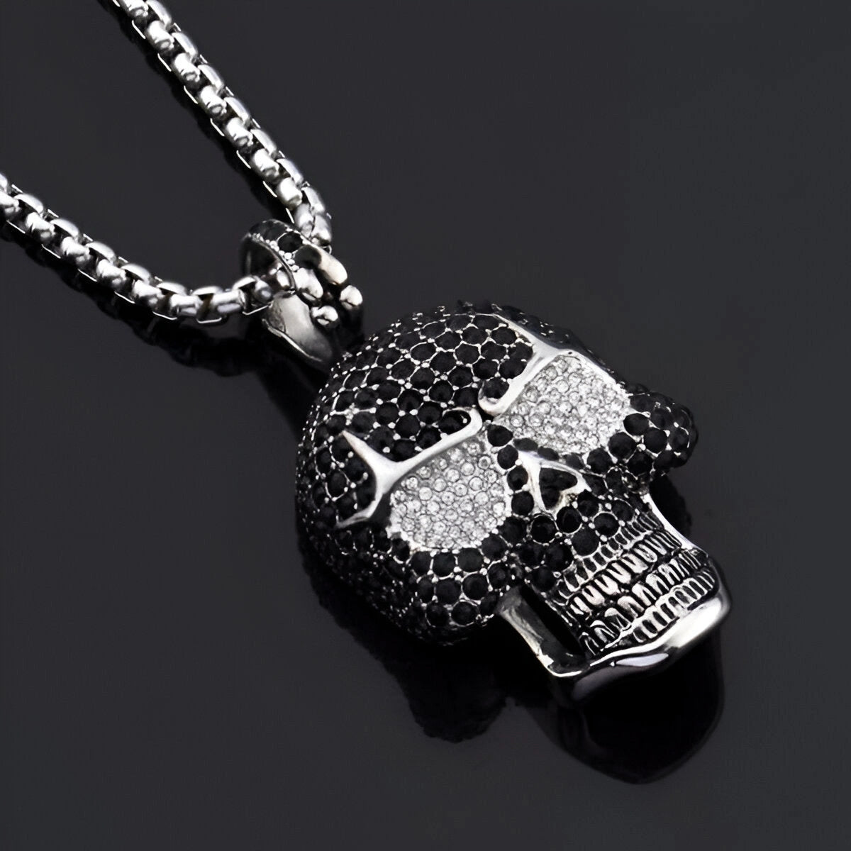 Skull Crystal Pendant-الجمجمة الكريستال قلادة-Auto-Emporio-Kuwait.0