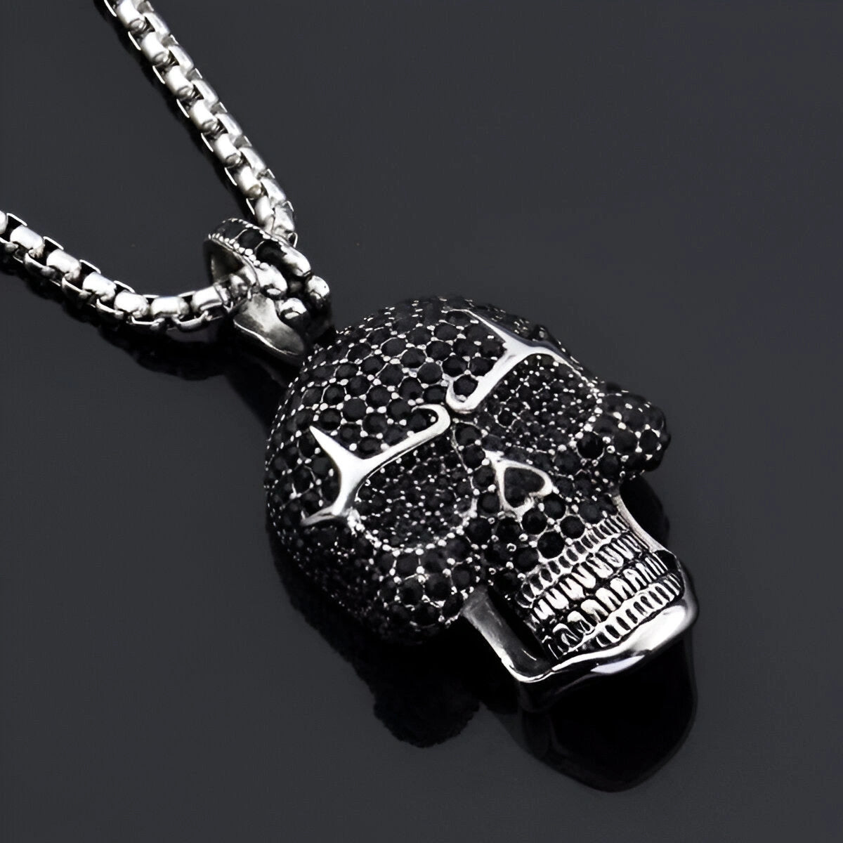 Skull Crystal Pendant-الجمجمة الكريستال قلادة-Auto-Emporio-Kuwait.0