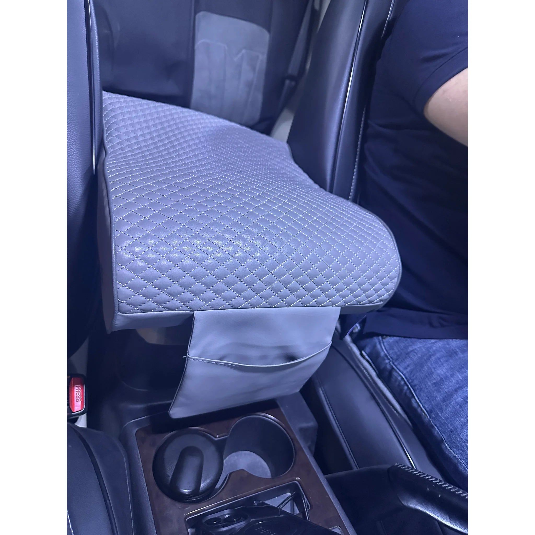 Wide Armrest with Mobile Holder for Tahoe, Yukon, Patrol, Landcruiser SUVs-مسند ذراع عريض مع حامل للهاتف المحمول لسيارات تاهو ويوكون وباترول ولاندكروزر SUV-Auto-Emporio-Kuwait.0