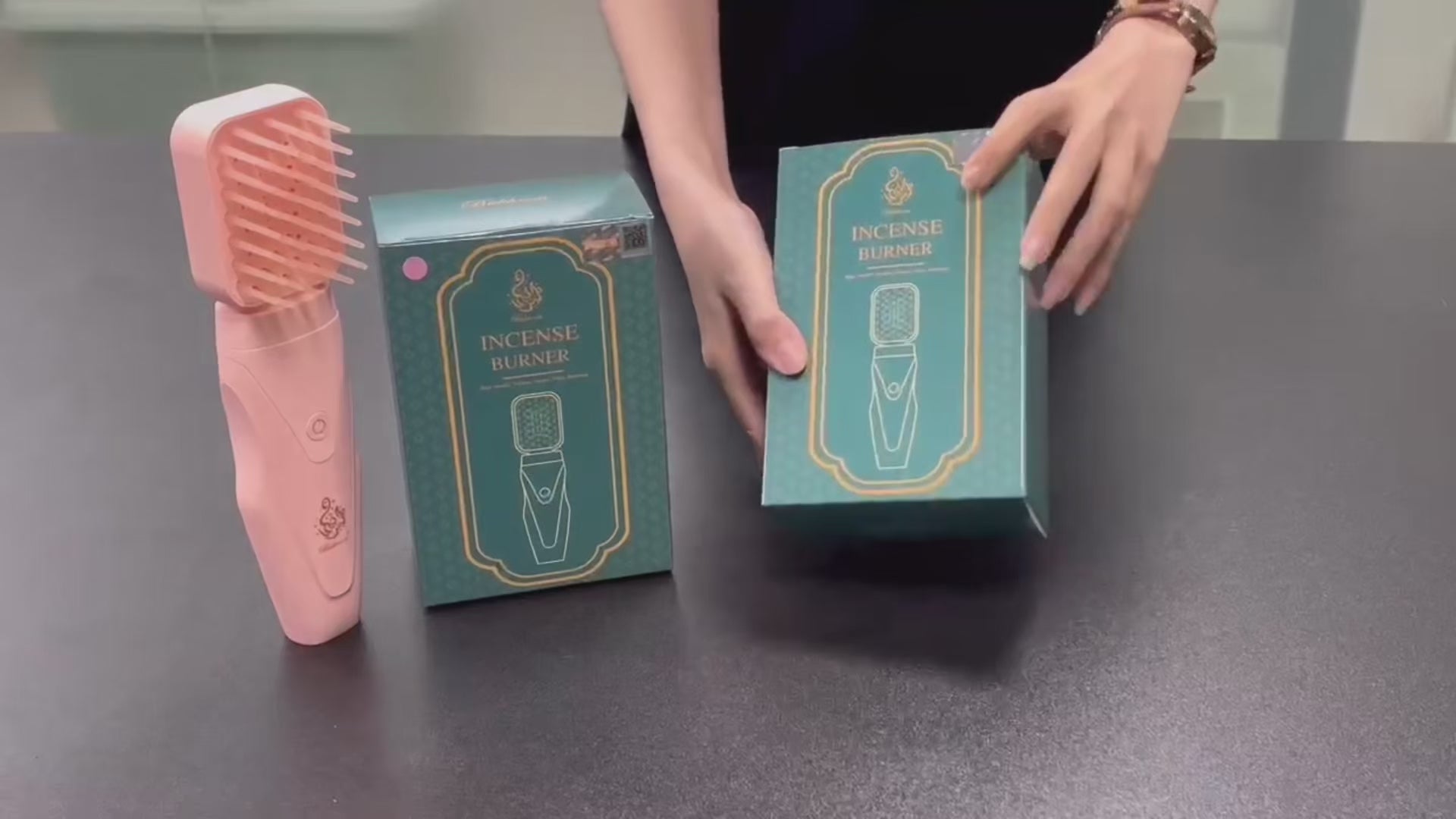 مبخرة بخور كهربائية مع مشط شعر B04