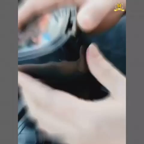 منفضة سجائر بزر ضغط